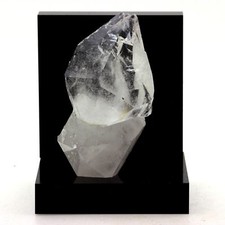 Quartz. 203.3 ct. Col de La