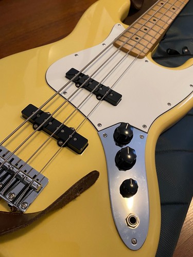 Guitare basse électrique - ,