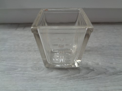 Ancien godet receptacle moulin - godet,