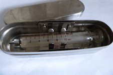 ancienne seringue verre