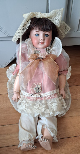 Rare poupée porcelaine unis - rare,