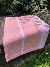 Grande nappe rose et blanche rectangulaire, vintage, 260 x 180 cm.