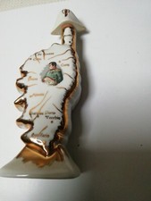 Carafe porcelaine(corse Et Napoléon) +Cendrier 