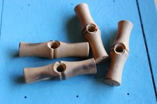 BOUTON ANCIEN COUTURE  en bois