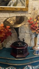Gramophone octogonal avec