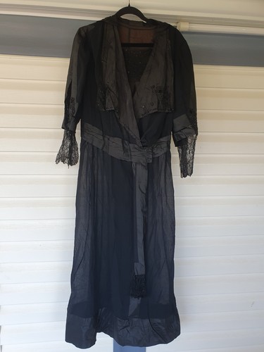 Robe ancienne vers 1900