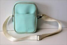 LACOSTE Sacoche Toile Enduite Bleu Ciel AQUA GREEN BE