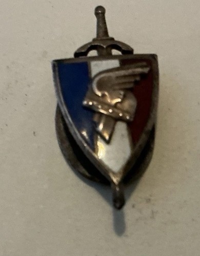 Militaria insigne boutonnière - militaria,