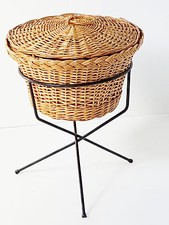 TRAVAILLEUSE BOITE A COUTURE