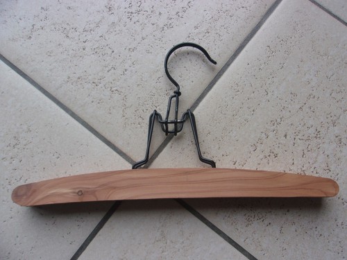 Cintre pince bois - pince,