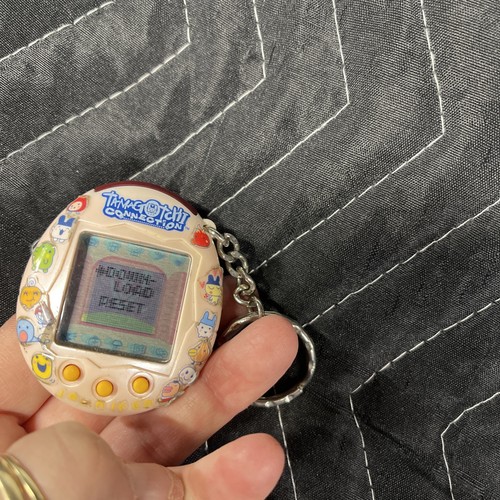 Tamagotchi connection 2004 - tamagotchi,
