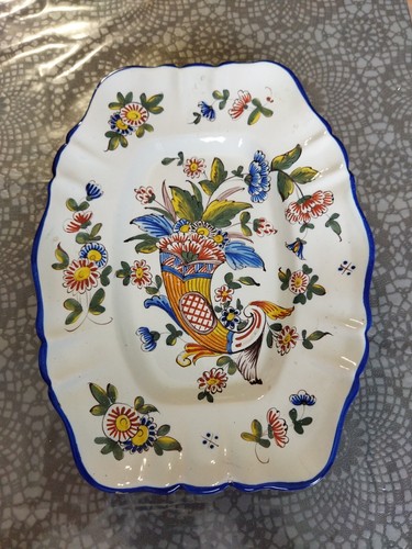 Joli ancien plat - , en