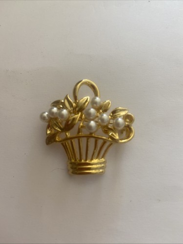 Broche corbeille doree - corbeille,