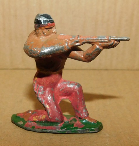 Petit soldat plomb creux - 1,