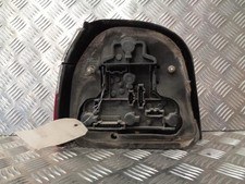 Feu arriere principal droit