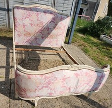 Ancien lit français Corbeille crème laqué de style Louis XV avec sommier