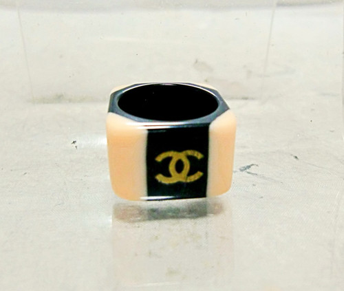 Authentique bague carrée