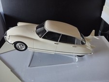 1/18 Citroën DS Fantomas 1965