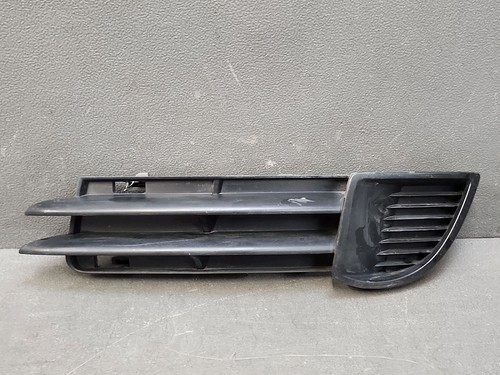 Grille pare choc avant gauche
