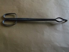 outil ancien  pince à braises en fer forgé 32cm
