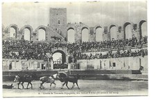 13  ARLES  LES ARENES COURSE DE TAUREAUX ESPAGNOLE