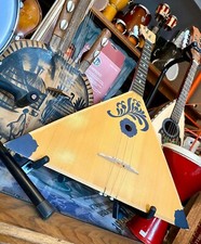 Balalaika Russe - Factory En Urss pour Tourists Of The Summer 1980