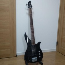 Guitare basse électrique