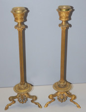 -BELLE PAIRE de BOUGEOIRS BRONZE FONDERIE BARBEDIENNE SUR 3 PIEDS en SABOTS   D