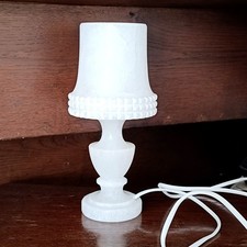 Petite Lampe de chevet entièrement en Albâtre, Blanche, de 26cm. 