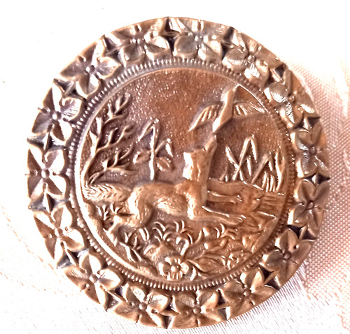 Grand bouton ancien - bouton, en