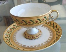 LE TALLEC PARIS TASSE ET SOUS TASSE EN PORCELAINE POLYCHROME ET DORURES SIGNÉ 