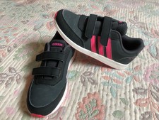 Basket Adidas (taille 34)