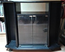 Meuble TV imitation frêne noir sur roulettes avec 2 portes vitrées