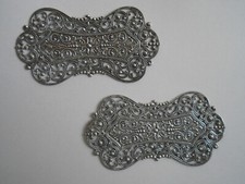 DEUX PLAQUES METALLIQUES POUR MEUBLES,BIJOUX ou AUTRES......