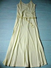 Robe fond blanc imprimé vert anis - taille S 34 36 en parfait état