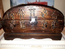 Art Déco: Coffre en bois Fait main avec inscription chinoise à Cadenas  26x17x13