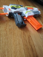 Nerf N-Strike Modulus Blaster en état correct avec gilet Nerf Offert