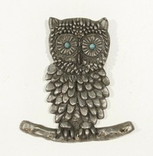 Accroche clés mural vintage formant chouette en étain sculpté circa 1960