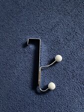 Élégant facile crochet sur la porte cintre