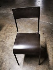 LOT 4 CHAISES METAL NOIRES 