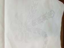 nappe blanche damassée 