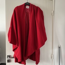 Manteau rouge style cape 44 