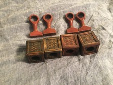 en bois 4 porte tringles et 4 embouts de tringles