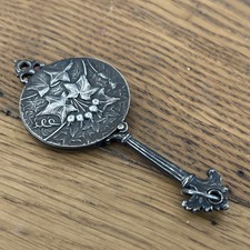 Miroir de poche ou chatelaine en métal argenté à décor Art Nouveau Signé