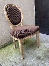 Chaise contemporaine Type Médaillon Louis XVI. Bois et Velours