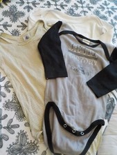 Lot de 3 BODYS - taille 12 et 24 mois -