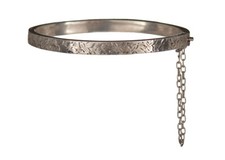 Ancien Petit Bracelet Enfant Jonc Ouvrant en Argent Décor Ciselé Fleurs