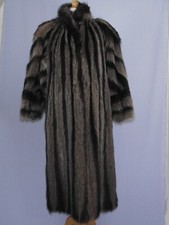 manteau en marmotte deux tons à doublure assortie  entierement doublé T.~ 42-44