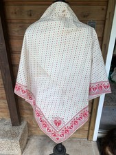 Rare fichu châle  régional, décor de coeurs,  19 ème siècle 111 cm x 107 cm