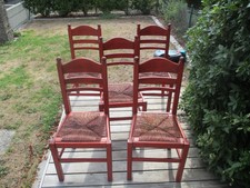 Lot 5 chaises en bois